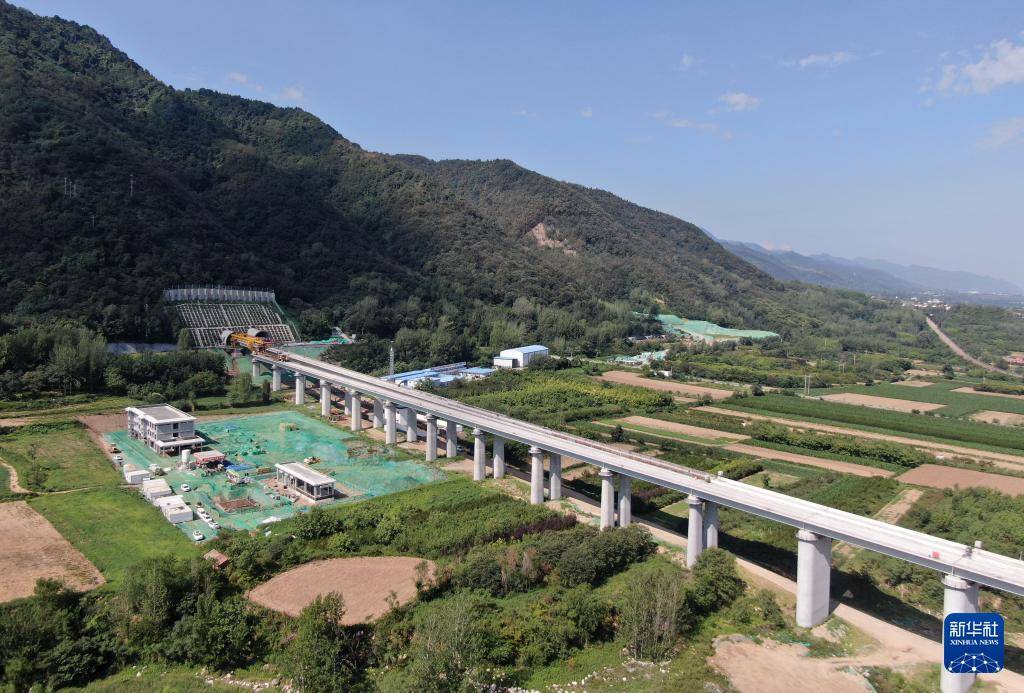 皇冠信用網正网
_西康高铁全线完成桥梁架设