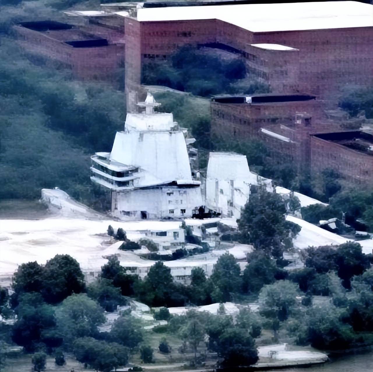 皇冠信用网开户_谜一样的舰岛震撼亮相！中国12万吨核航母曝光皇冠信用网开户，技术已超越美国福特号？